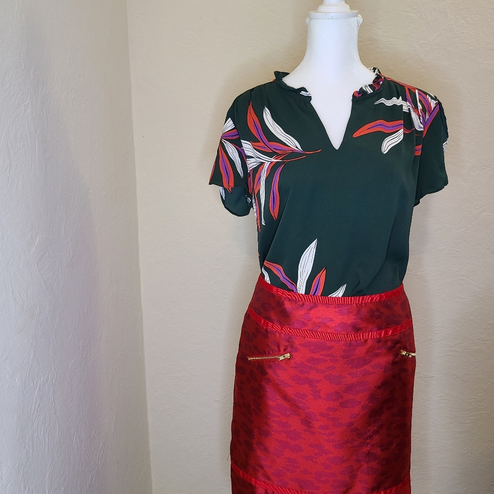 Woman silk skirt
